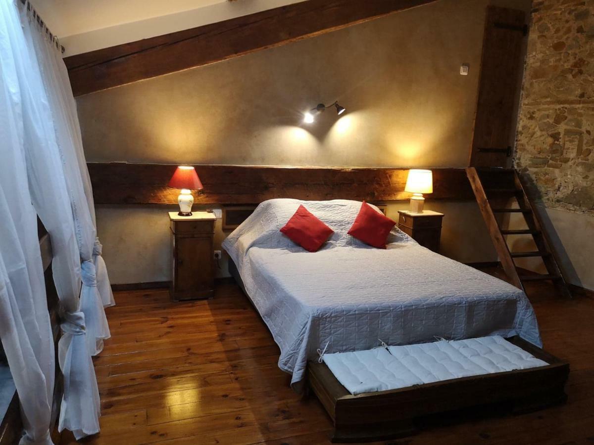 El Castell Embruixat Hotel Saint-Hippolyte  Exterior photo