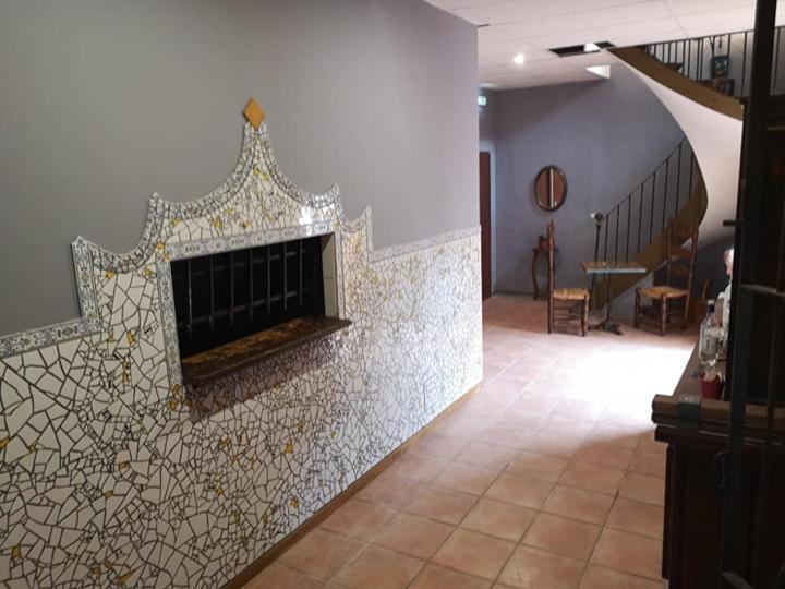 El Castell Embruixat Hotel Saint-Hippolyte  Exterior photo